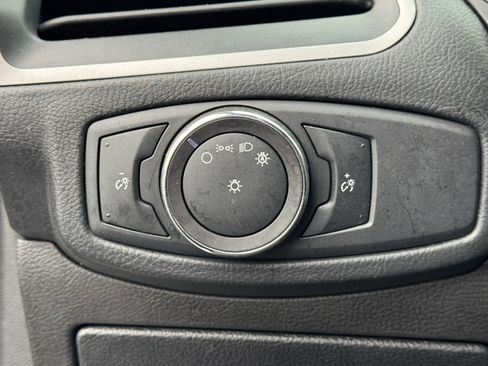 Used 2018 Ford Edge SEL image 26