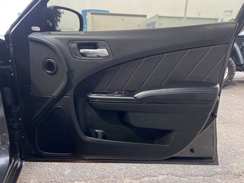 Used 2023 Dodge Charger SXT w/ Blacktop Package image 11