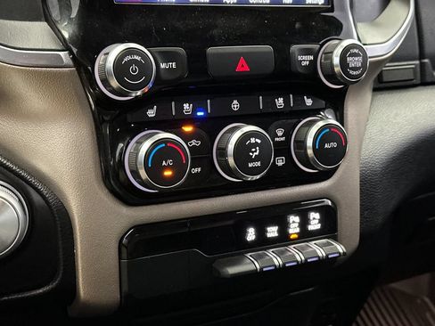 Used 2020 RAM 1500 Laramie RWD image 19