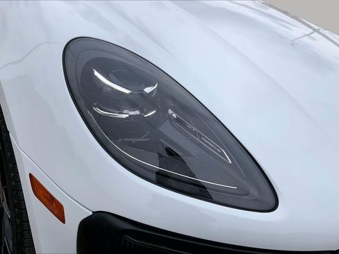 Used 2022 Porsche Macan S w/ Premium Package Plus AWD/4WD image 27