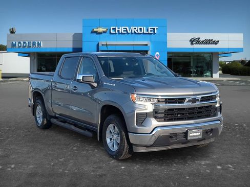 Used 2023 Chevrolet Silverado 1500 LT AWD/4WD image 6