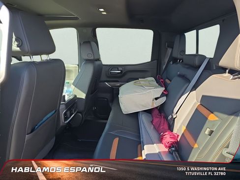 Used 2022 GMC Sierra 1500 AT4 w/ AT4 Premium Package image 15