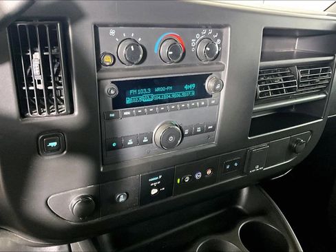 Used 2025 Chevrolet Express 3500 LT w/ LT Preferred Equipment Group RWD image 23