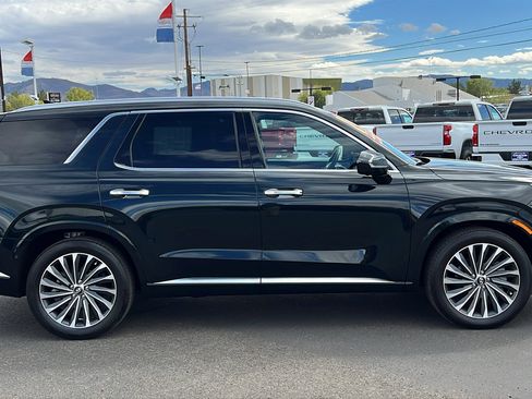 Used 2024 Hyundai Palisade Calligraphy image 4