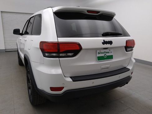 Used 2019 Jeep Grand Cherokee Laredo RWD image 6