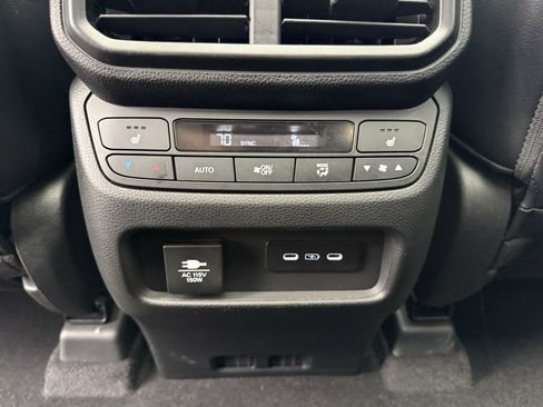 Used 2024 Honda Pilot Elite image 21