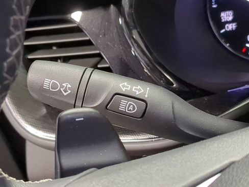 Used 2023 Buick Envision Essence image 39