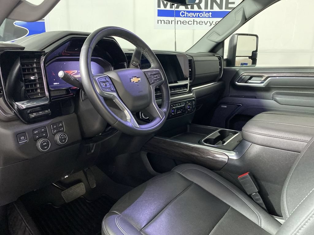 Used 2024 Chevrolet Silverado 2500 LTZ w/ LTZ Convenience Package AWD/4WD image 15
