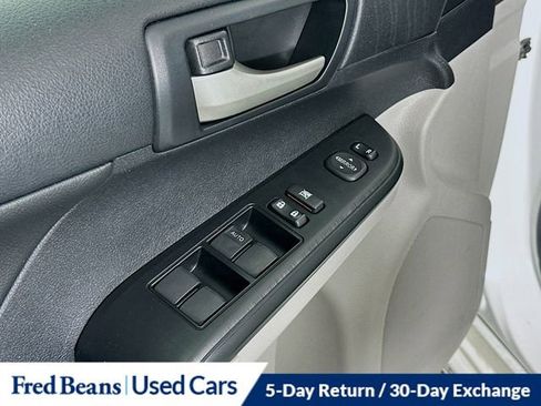 Used 2013 Toyota Camry LE FWD image 17
