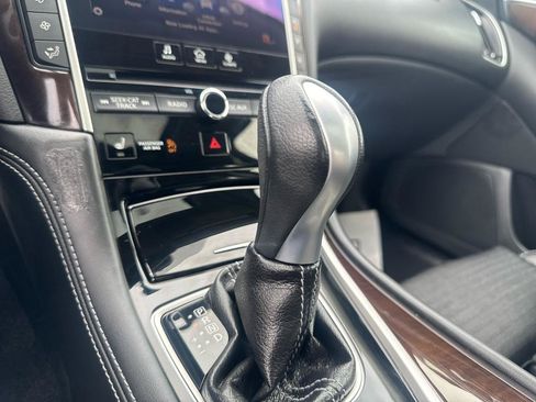 Used 2015 INFINITI Q50 AWD w/ Technology Package image 34