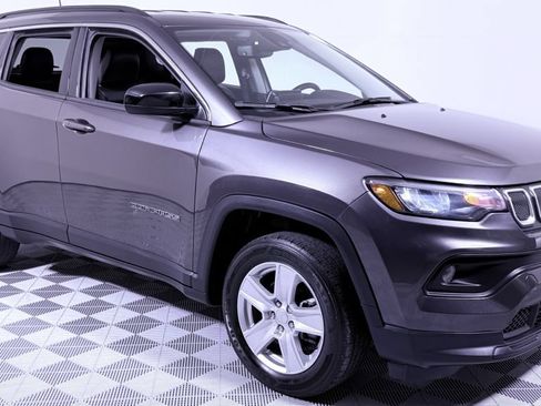 Used 2022 Jeep Compass Latitude w/ Convenience Group AWD/4WD image 1