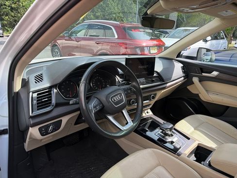 Used 2022 Audi Q5 2.0T Premium w/ Convenience Package AWD/4WD image 5