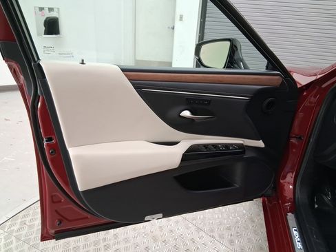 New 2025 Lexus ES 350 w/ Premium Package image 19