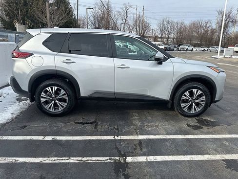 Used 2023 Nissan Rogue SV image 7
