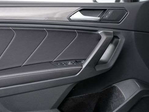 Certified 2023 Volkswagen Tiguan SE image 6