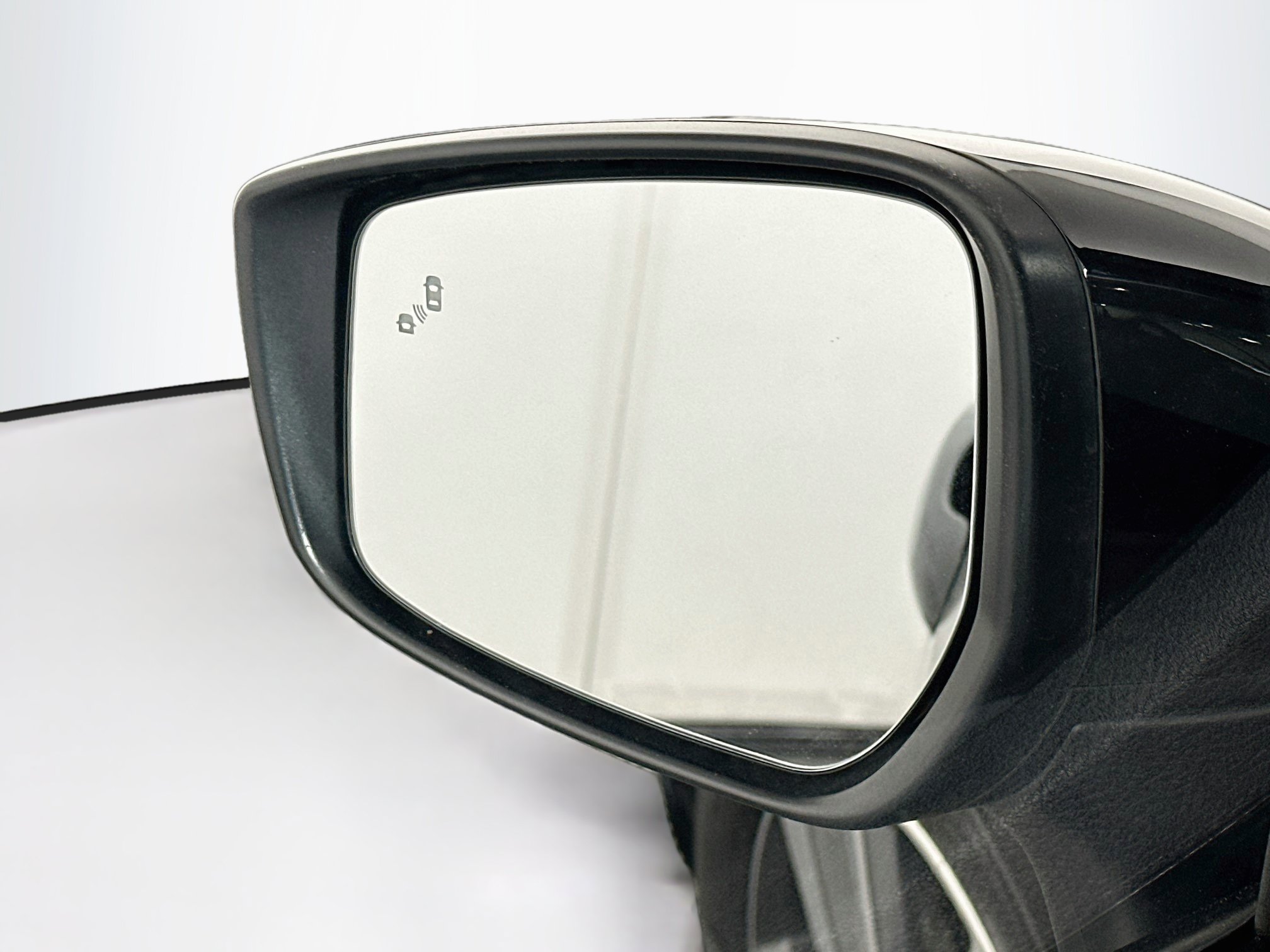 Used 2025 Nissan Versa SV FWD image 16