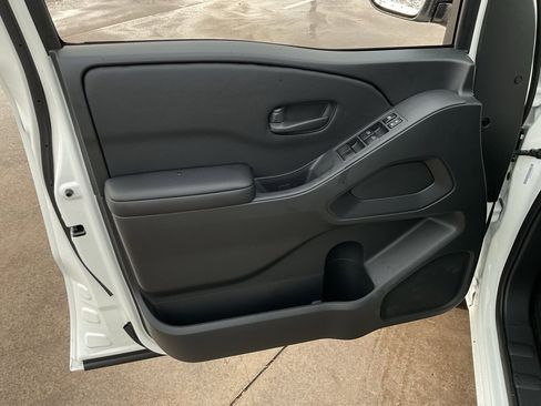 New 2026 Nissan Frontier S image 13