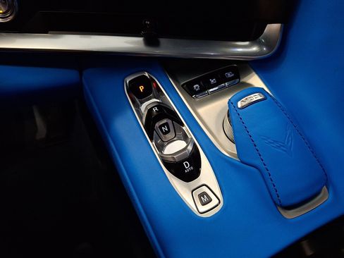 Used 2024 Chevrolet Corvette Stingray Premium Conv w/ Z51 Performance Package RWD image 13