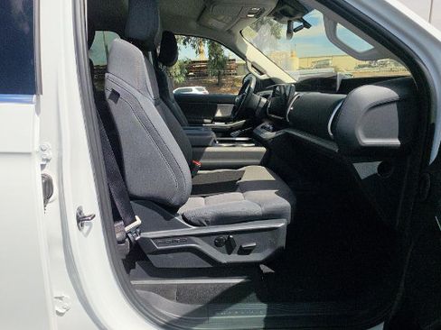 Used 2025 Ford Expedition Active RWD image 6