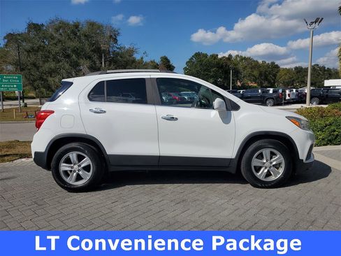 Used 2018 Chevrolet Trax LT w/ LT Convenience Package image 3
