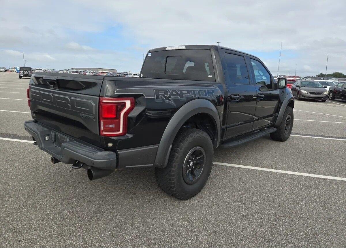 Used 2018 Ford F150 Raptor w/ Equipment Group 802A Luxury AWD/4WD image 4