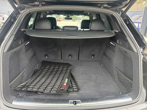 Used 2018 Audi SQ5 Prestige w/ Prestige Package image 16