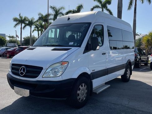 Used 2010 Mercedes-Benz Sprinter 2500 image 1