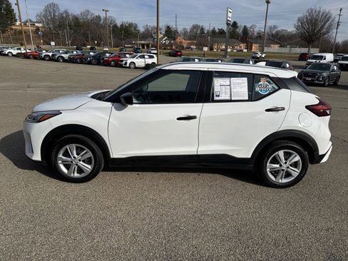 Used 2024 Nissan Kicks S image 2