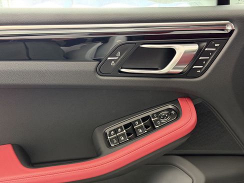 New 2026 Porsche Macan image 14