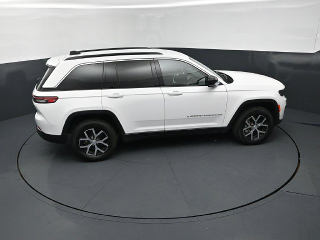 Certified 2025 Jeep Grand Cherokee Limited AWD/4WD image 18