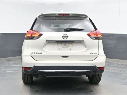 Used 2017 Nissan Rogue SV w/ SV Family Package image 9