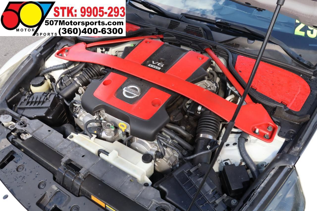 Used 2009 Nissan 370Z Coupe RWD image 16