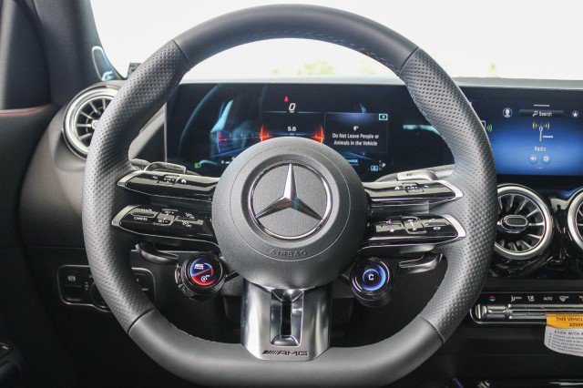 Used 2025 Mercedes-Benz GLA 35 AMG 4MATIC image 16