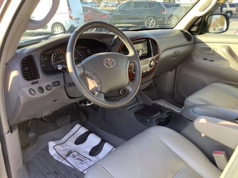 Used 2007 Toyota Sequoia SR5 image 25