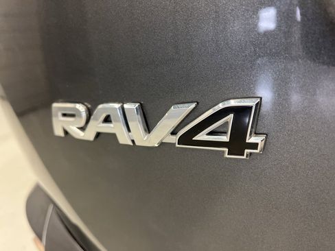 Used 2017 Toyota RAV4 Limited image 34