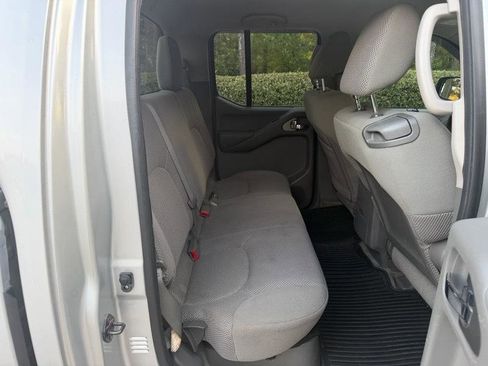 Used 2013 Nissan Frontier SV w/ SV Value Truck Pkg image 23