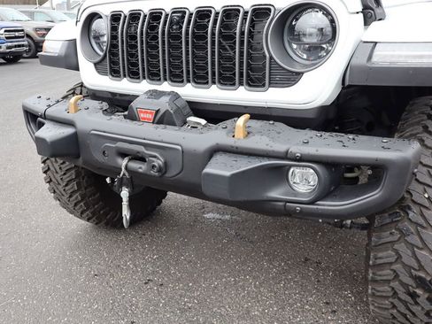 Used 2025 Jeep Wrangler Unlimited Rubicon 392 AWD/4WD image 14