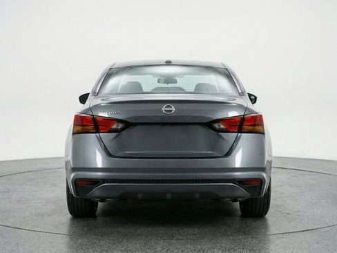 Used 2025 Nissan Altima 2.5 SV FWD image 7