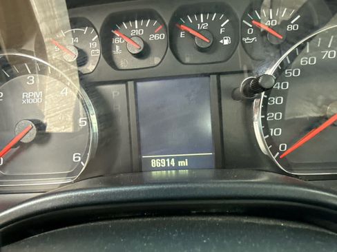 Used 2018 Chevrolet Silverado 1500 Custom w/ Custom Value Package image 7