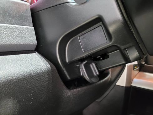 Used 2018 RAM 1500 Classic SLT image 39