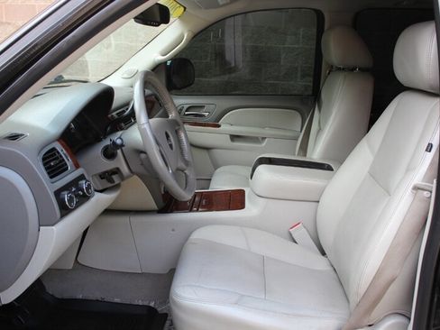 Used 2010 Chevrolet Tahoe LTZ AWD/4WD image 10