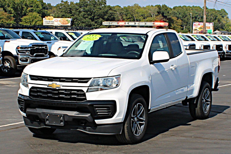 Used 2022 Chevrolet Colorado W/T w/ Custom Special Edition AWD/4WD image 2