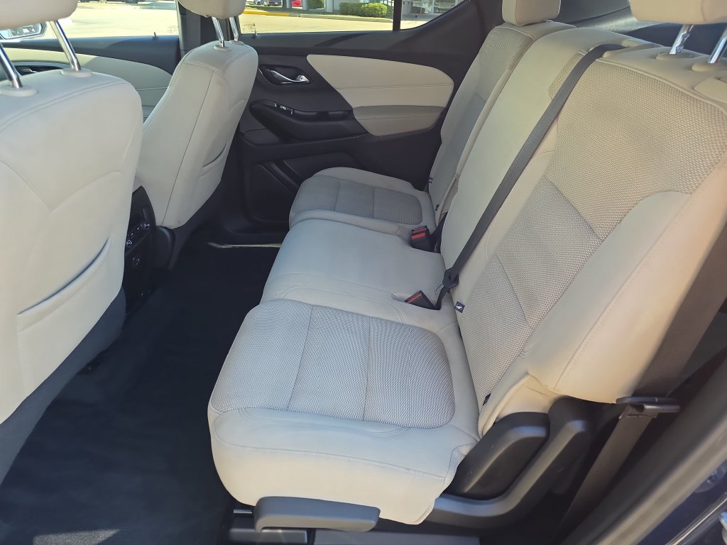 Used 2023 Chevrolet Traverse LS w/ Safety Package FWD image 17