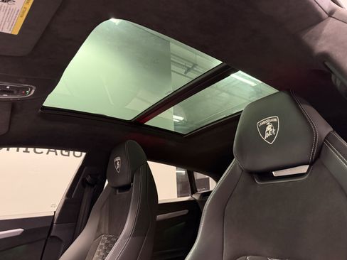 Used 2021 Lamborghini Urus image 13