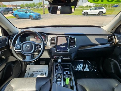 Used 2018 Volvo XC90 T6 Momentum w/ Momentum Plus Package AWD/4WD image 16