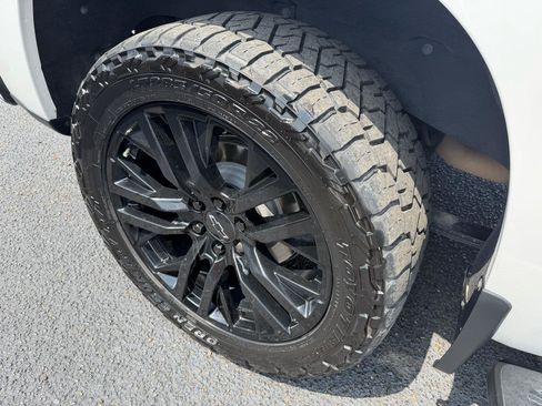 Used 2023 Chevrolet Silverado 1500 High Country w/ High Country Premium Package AWD/4WD image 30