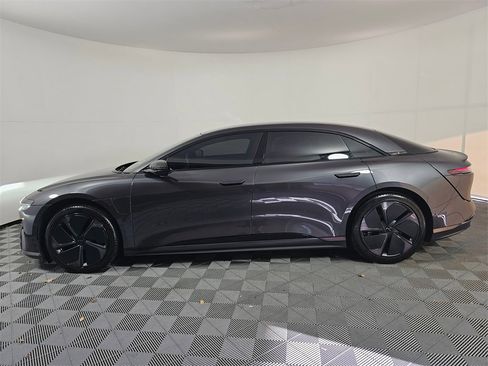 Used 2024 Lucid Air Touring image 4