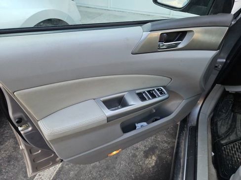 Used 2010 Subaru Forester 2.5X Premium image 4