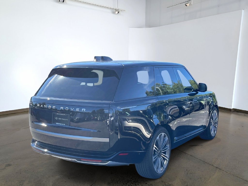 Used 2025 Land Rover Range Rover SE AWD/4WD image 4