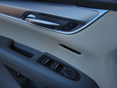 Used 2021 Cadillac XT5 Premium Luxury image 25